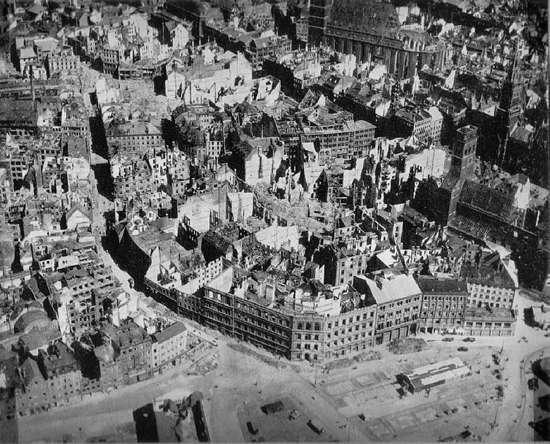 Мюнхен после бомбардировок. 1945 г.